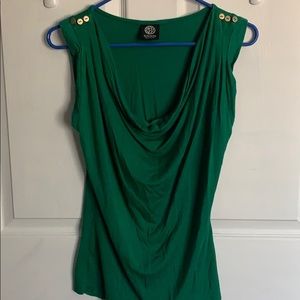 Babeau top sz S Green, flattering neckline